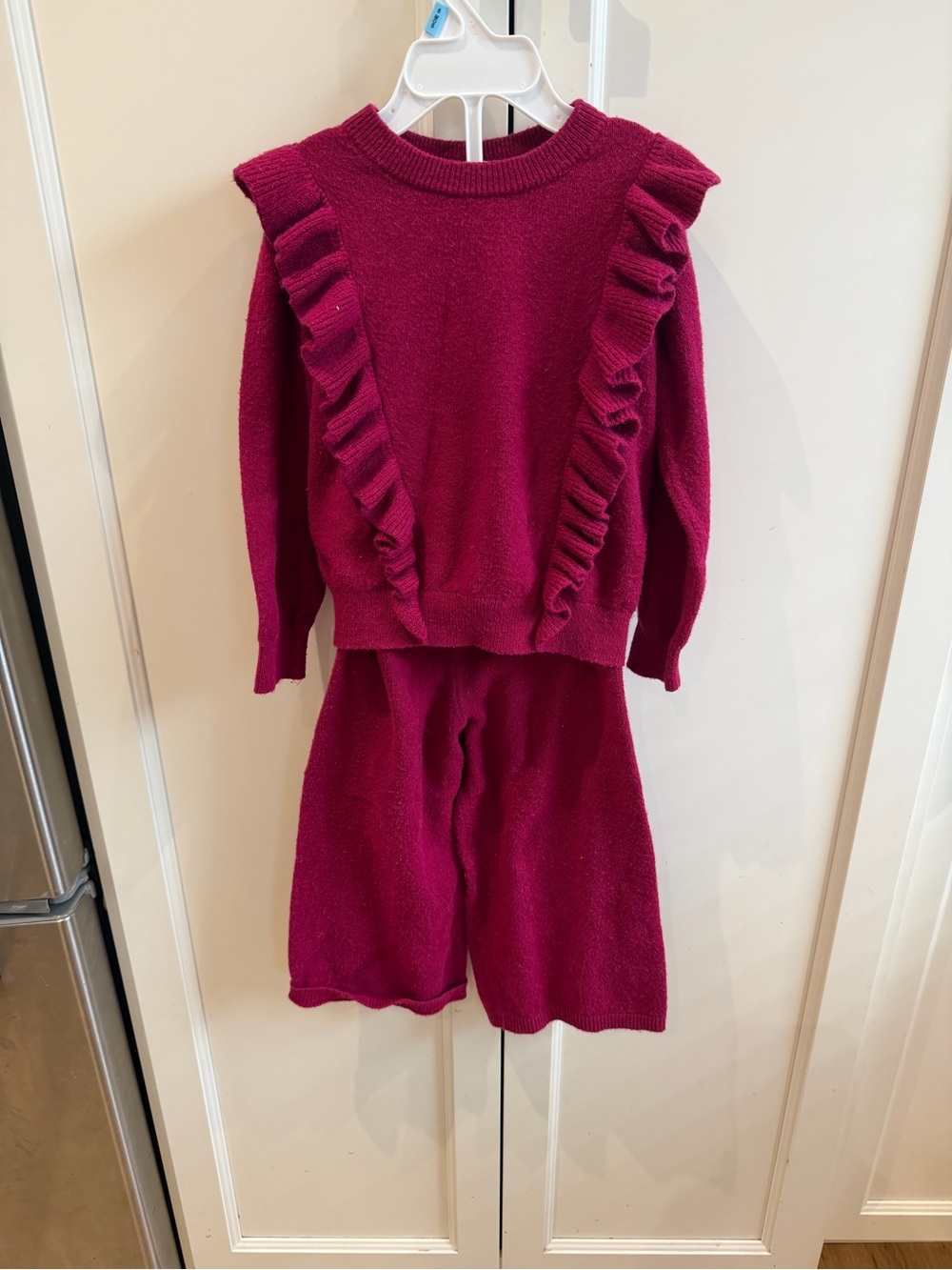 Baby gap 3t fuscia Knit Ruffle Sweater and knit palazzo style pant.
